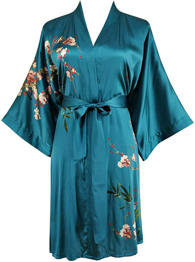 FIVE BEAUTIFUL KIMONO ROBES - Lala Medina