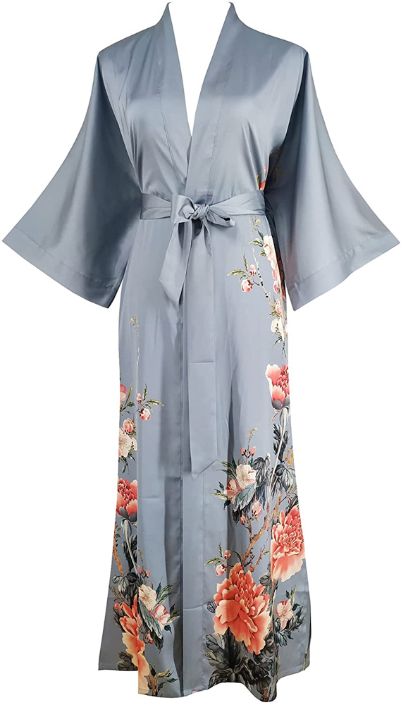 FIVE BEAUTIFUL KIMONO ROBES - Lala Medina